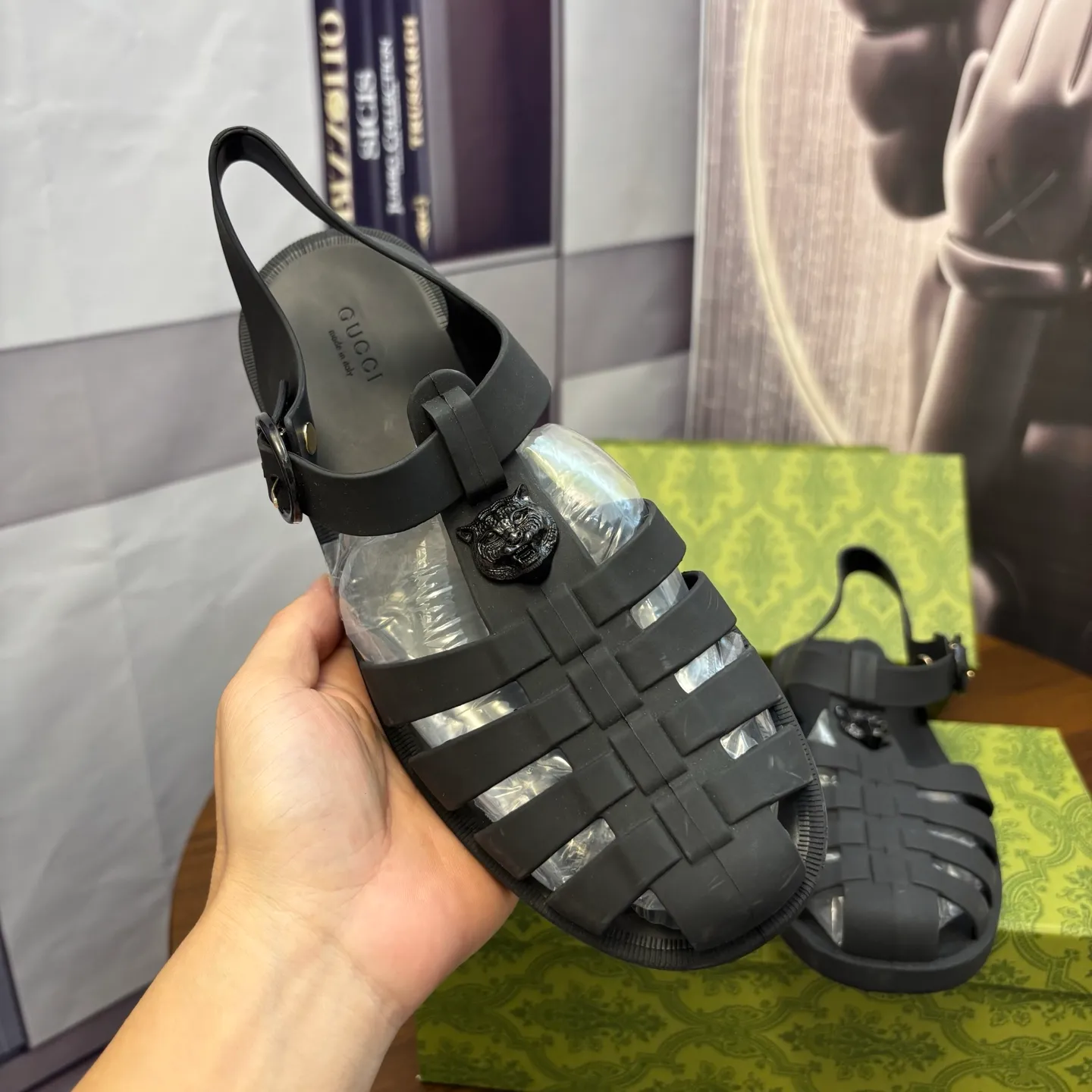 Men's shoes 260💰 [Gucci] Counter quality, top-quality original goods, real photos! Original TPU material, fine workmanship, comfortable; genuine 1:1 replica Size: 36 ~ 46
